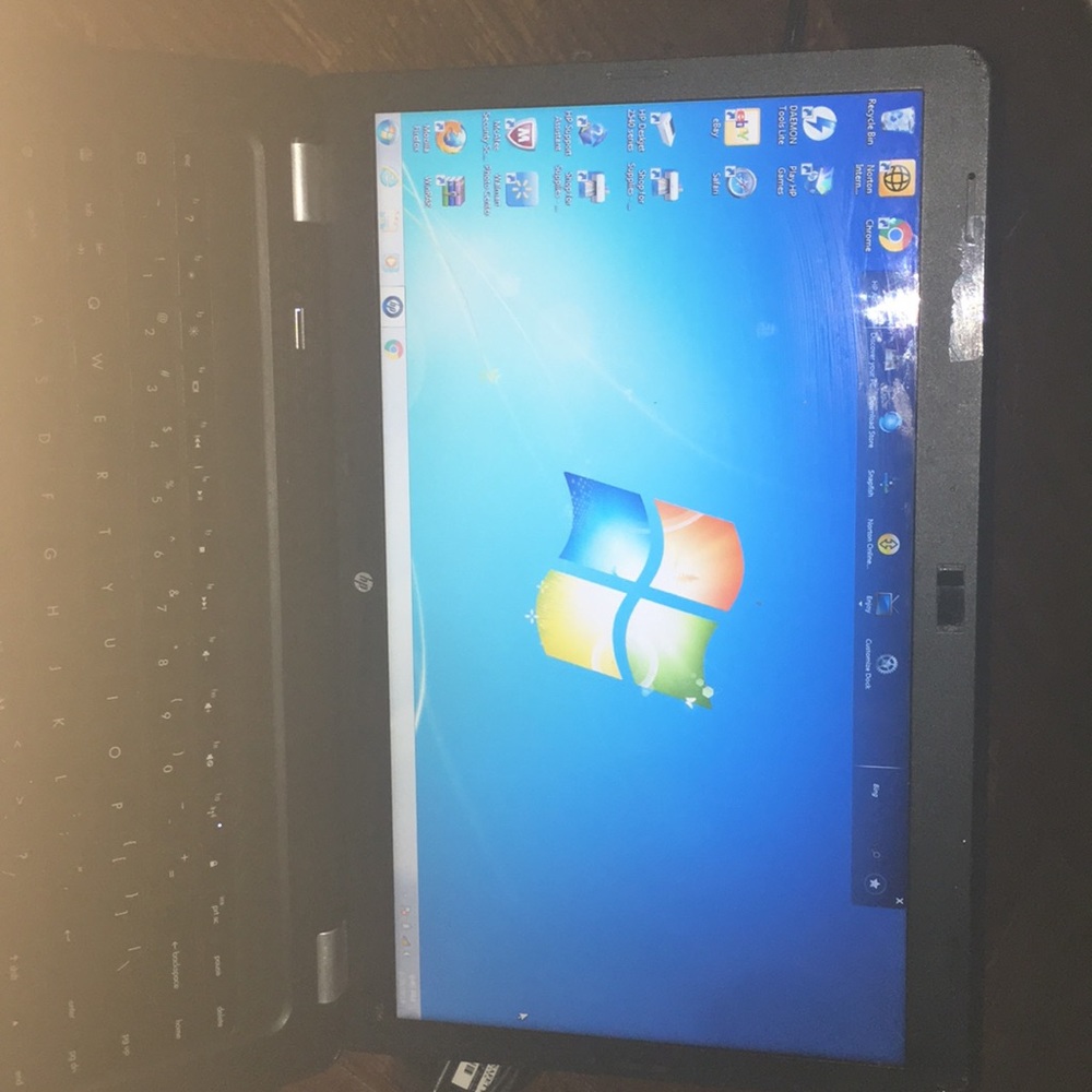 Laptop - Picture 3 of 3
